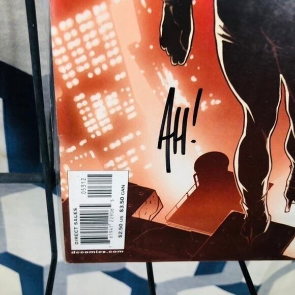 CATWOMAN #53 2nd Print (DC 2006) signed Adam Hughes Cover - Picture 3 of 6